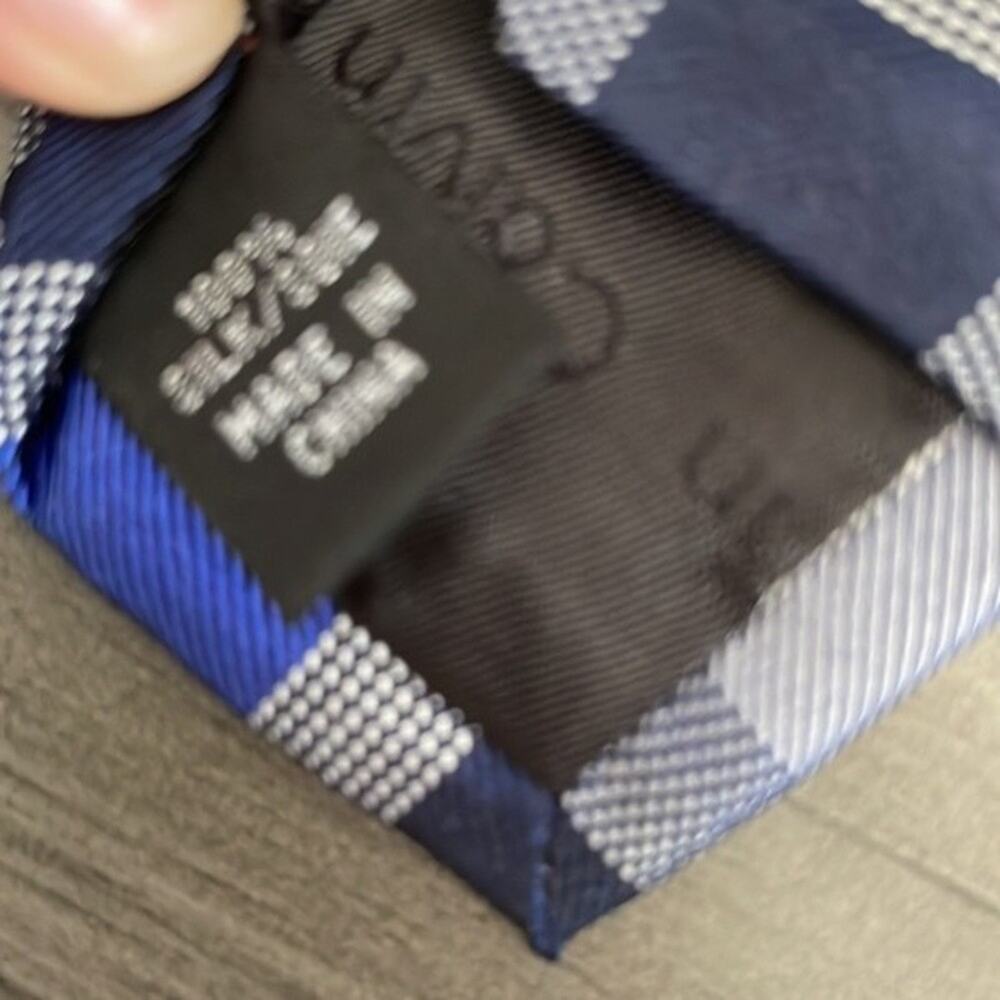 Calvin Klein Neck Tie Mens Plaid Silk Formal Business Casual Neckwear - Picture 2 of 3